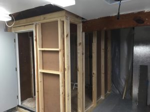 How do you build a cold room storage?