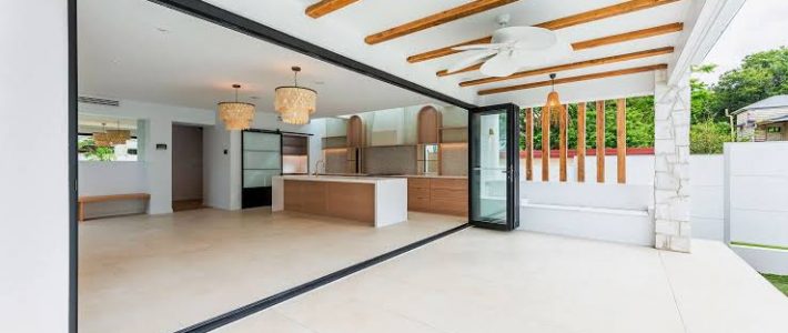 Bi-Parting Doors vs. Traditional Cold Doors Bi-Parting Doors vs. Traditional Cold Doors